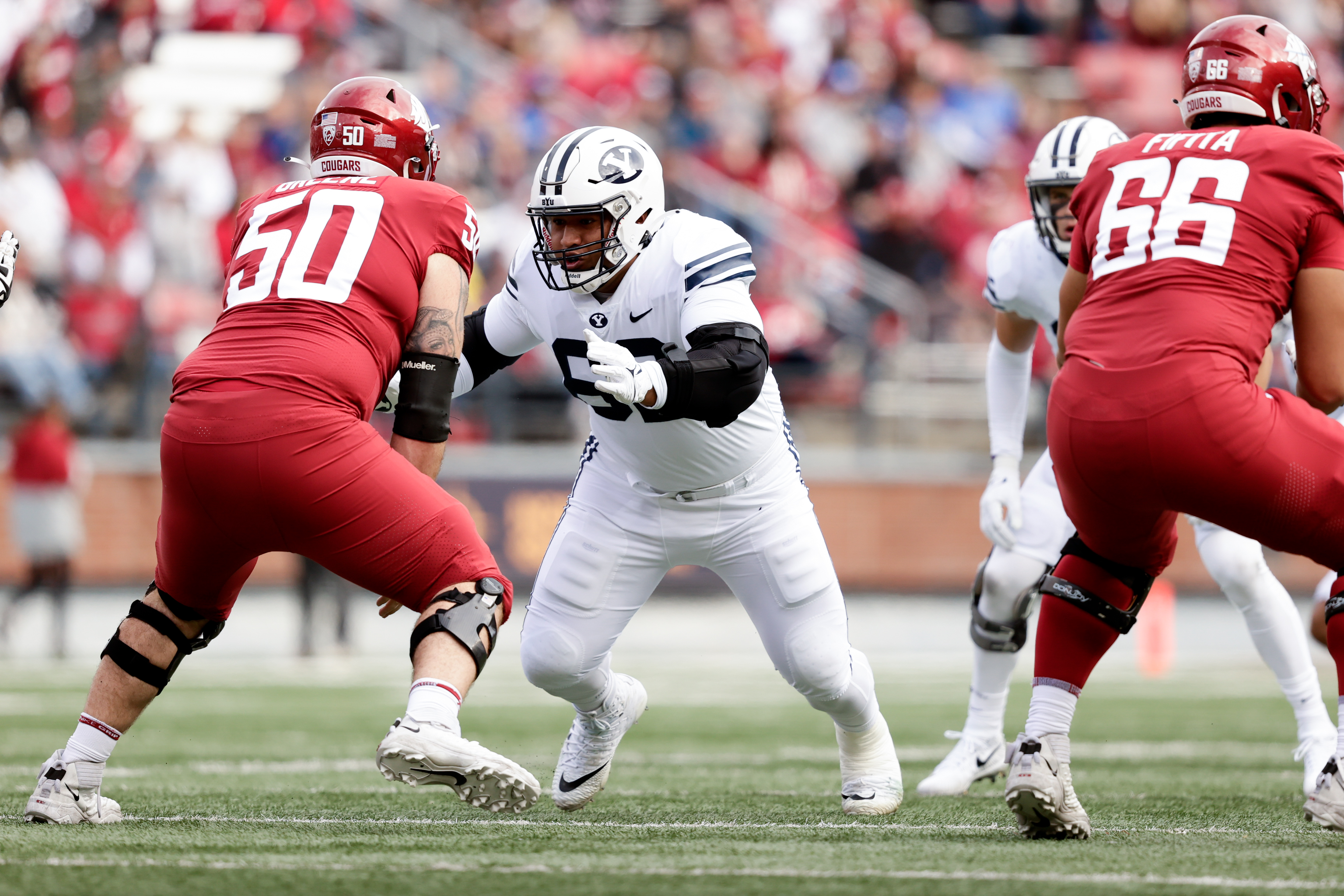 Atunaisa Mahe pass rushing at WSU