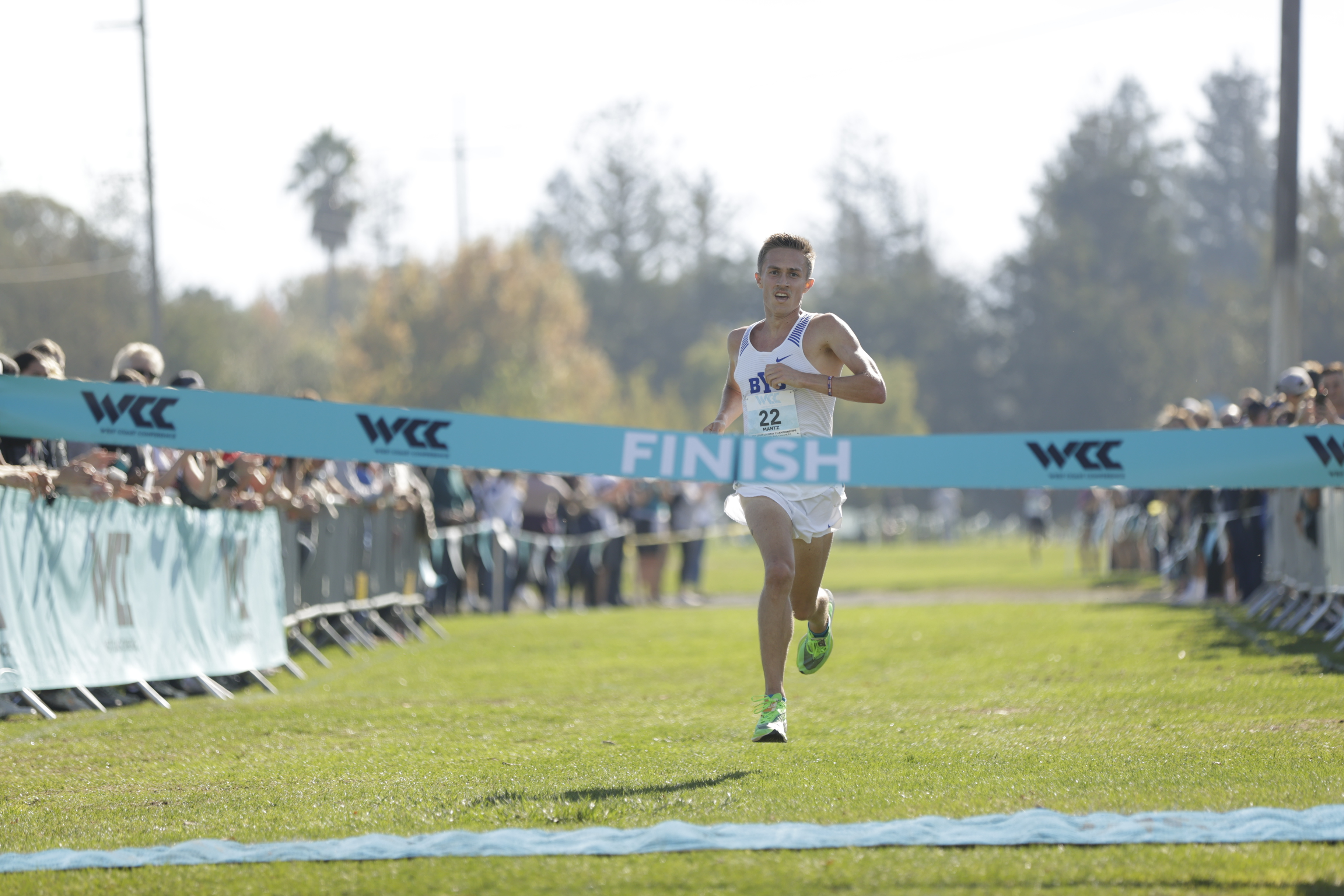 Conner Mantz crosses finish line at 2021 WCC Championships