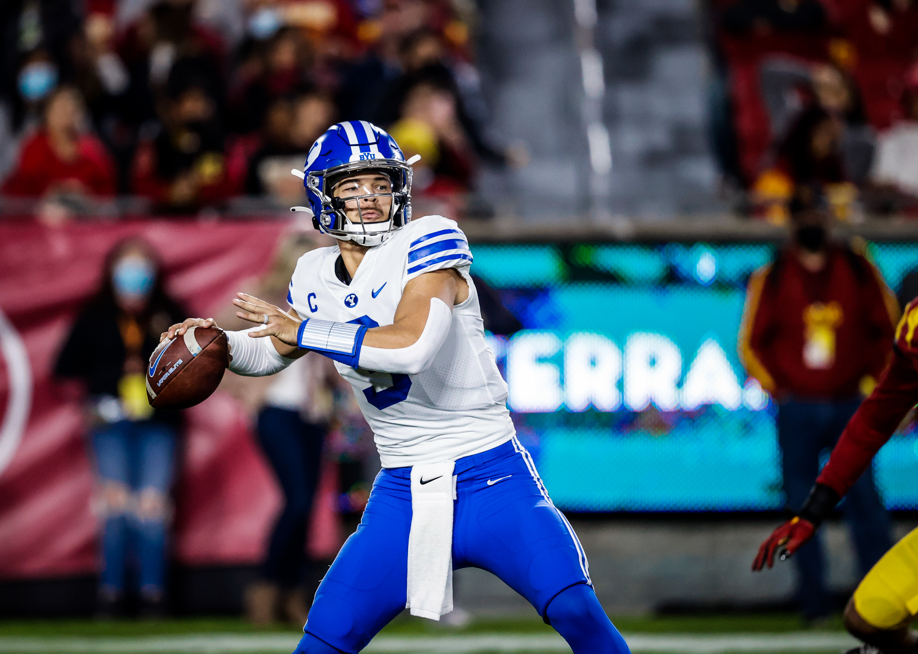 Jaren Hall throws vs. USC