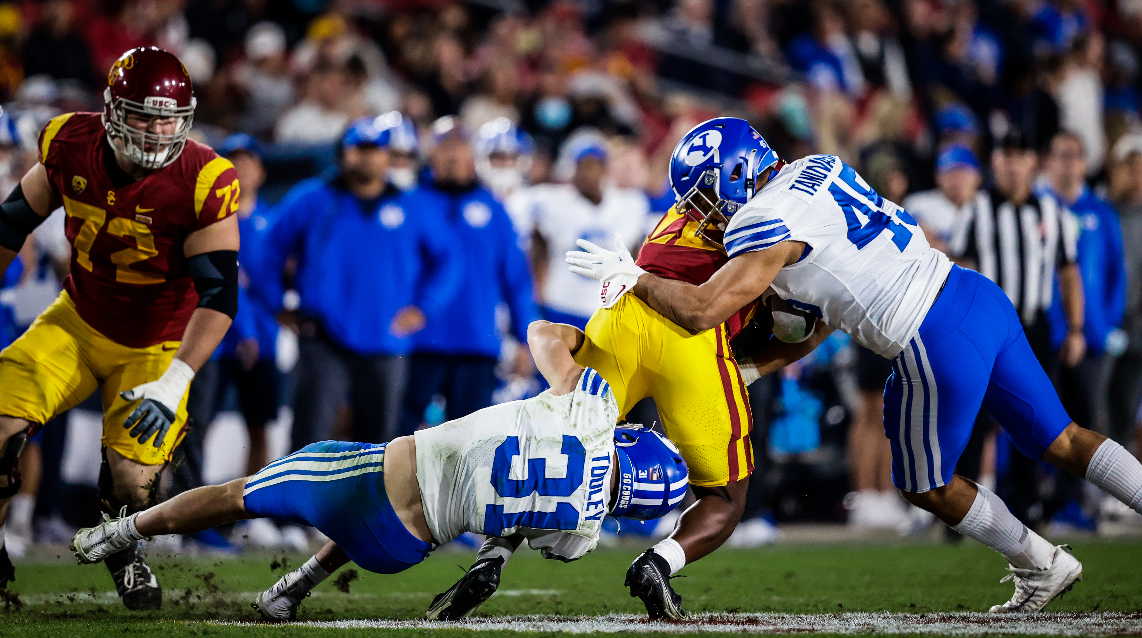 Max Tooley, Pepe Tanuvasa tackle USC ball-carrier