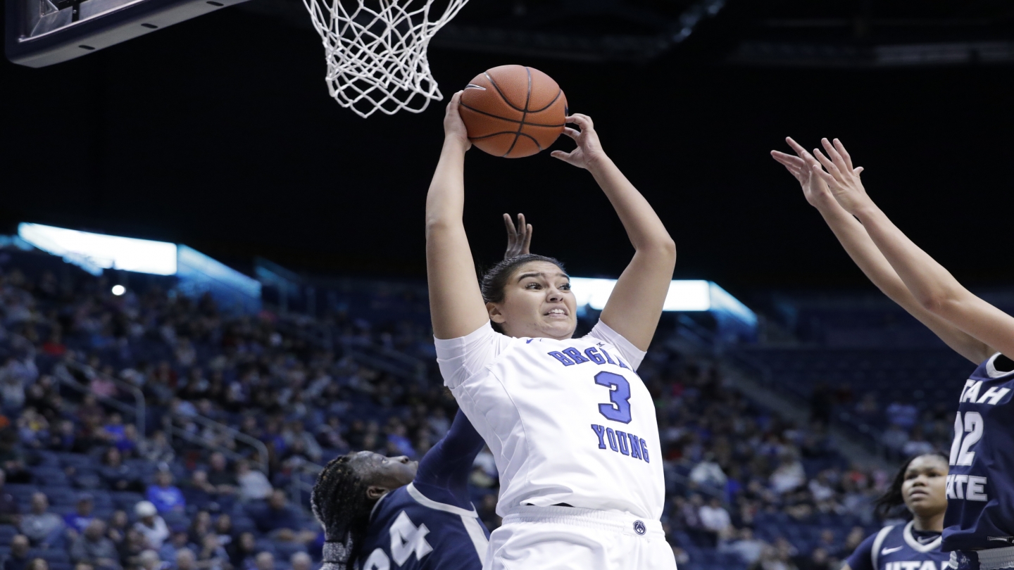 Shalae Salmon passes vs. USU