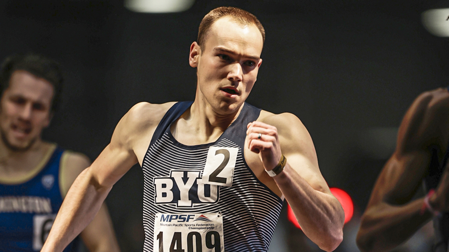 Blake Ellis runs in the distance medley relay at the 2020 MPSF Championships